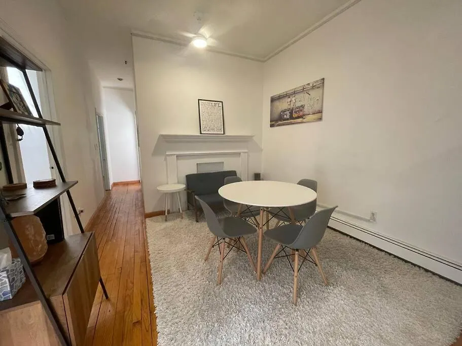 Beautiful & Massive 4 Bdr With Bonus Perks! Apartment New York